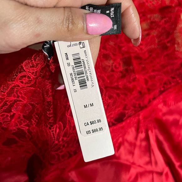 Victoria Secret | NWT! Lace Top Satin Jacquard Slip Size; Medium - Picture 4 of 6